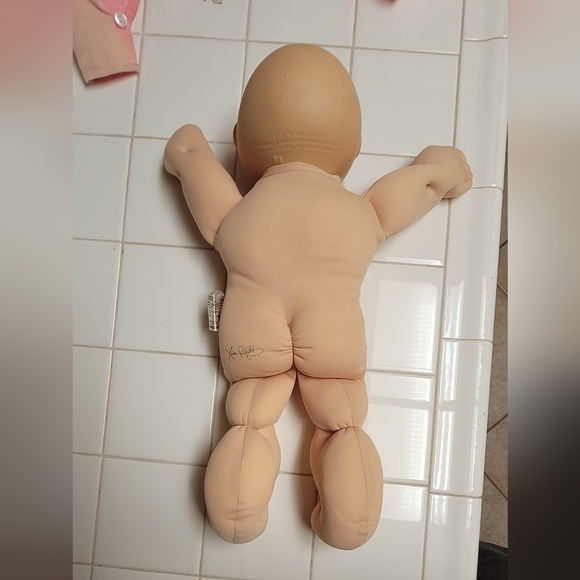Cabbage Patch doll - Picture 5 of 6